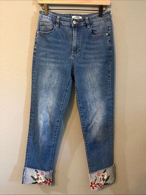 Back in the Saddle Floral Embroidered Cuff Jeans Size 6